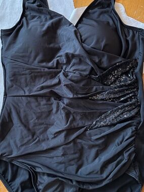 NWOT MIRACLESUIT Swimsuit BLACK Sequins, US 18 UK 48 Slimming V-Neck, NEVER WORN